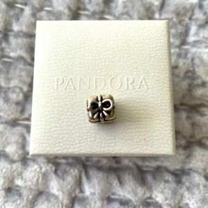 Pandora gift box charm